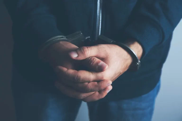 Арест после предъявления обвинения