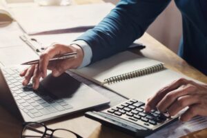 Выходное пособие работнику, у которого умер работодатель